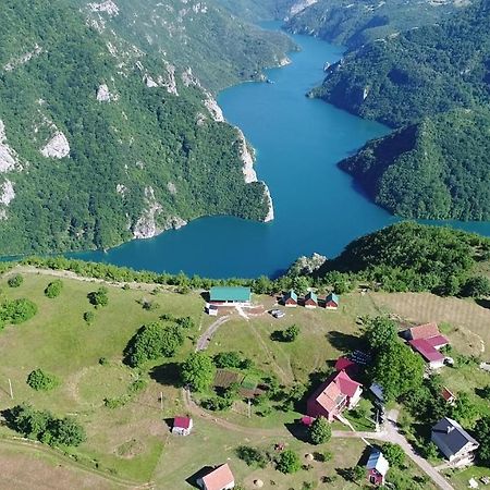 Rural Resort Tron Pluzine Luaran gambar