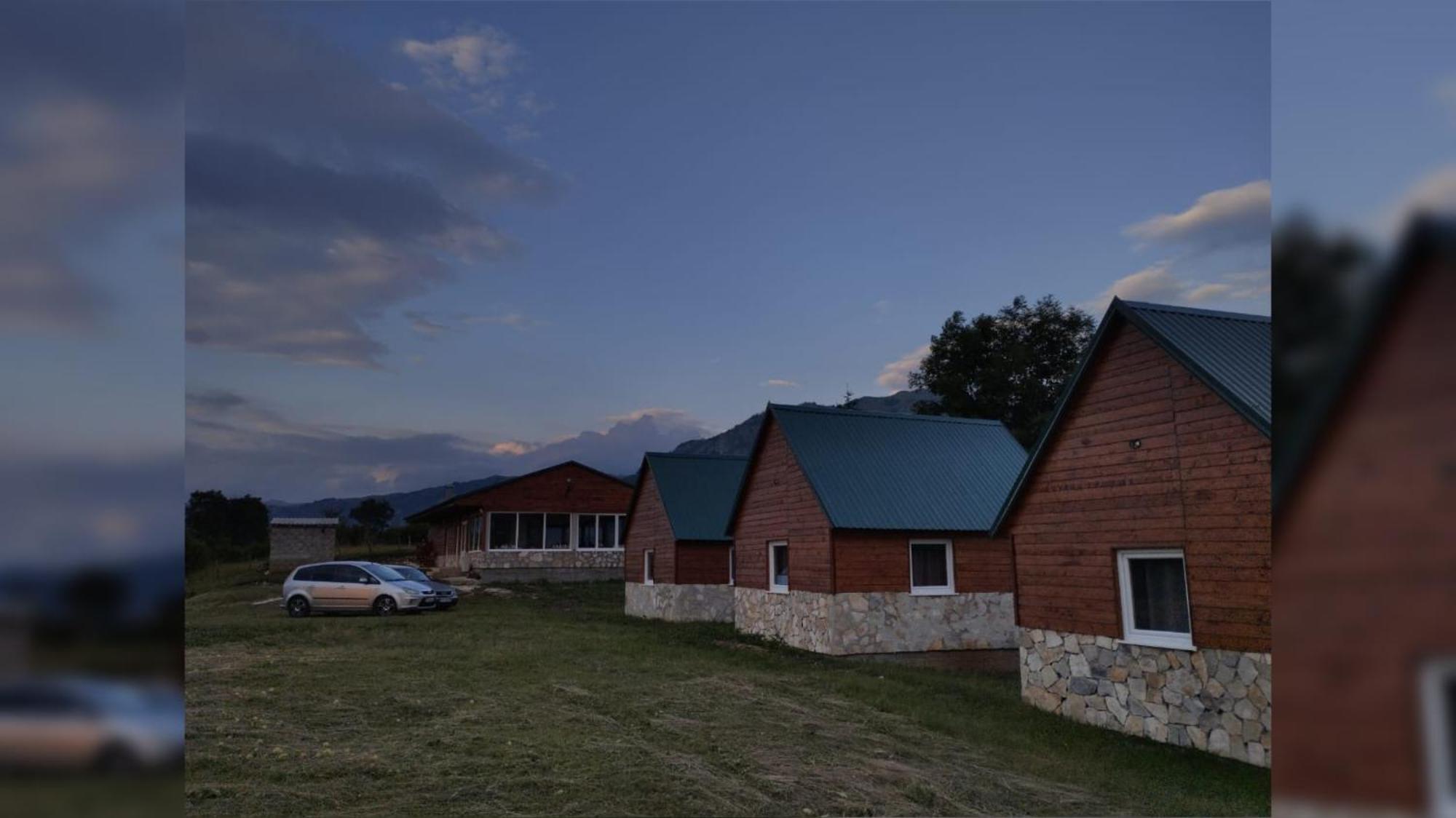 Rural Resort Tron Pluzine Luaran gambar