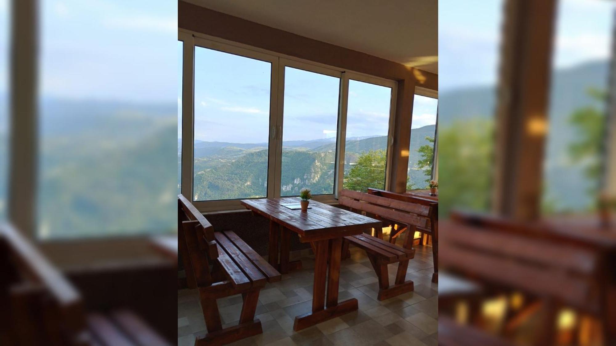 Rural Resort Tron Pluzine Luaran gambar