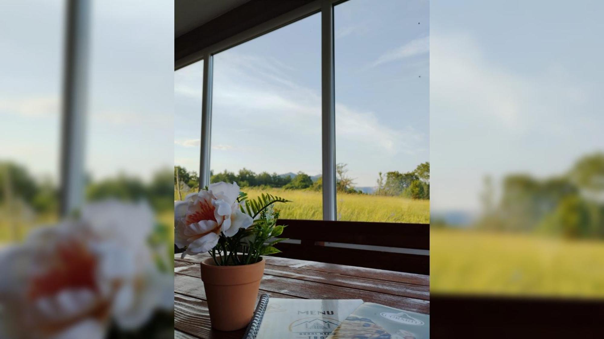 Rural Resort Tron Pluzine Luaran gambar