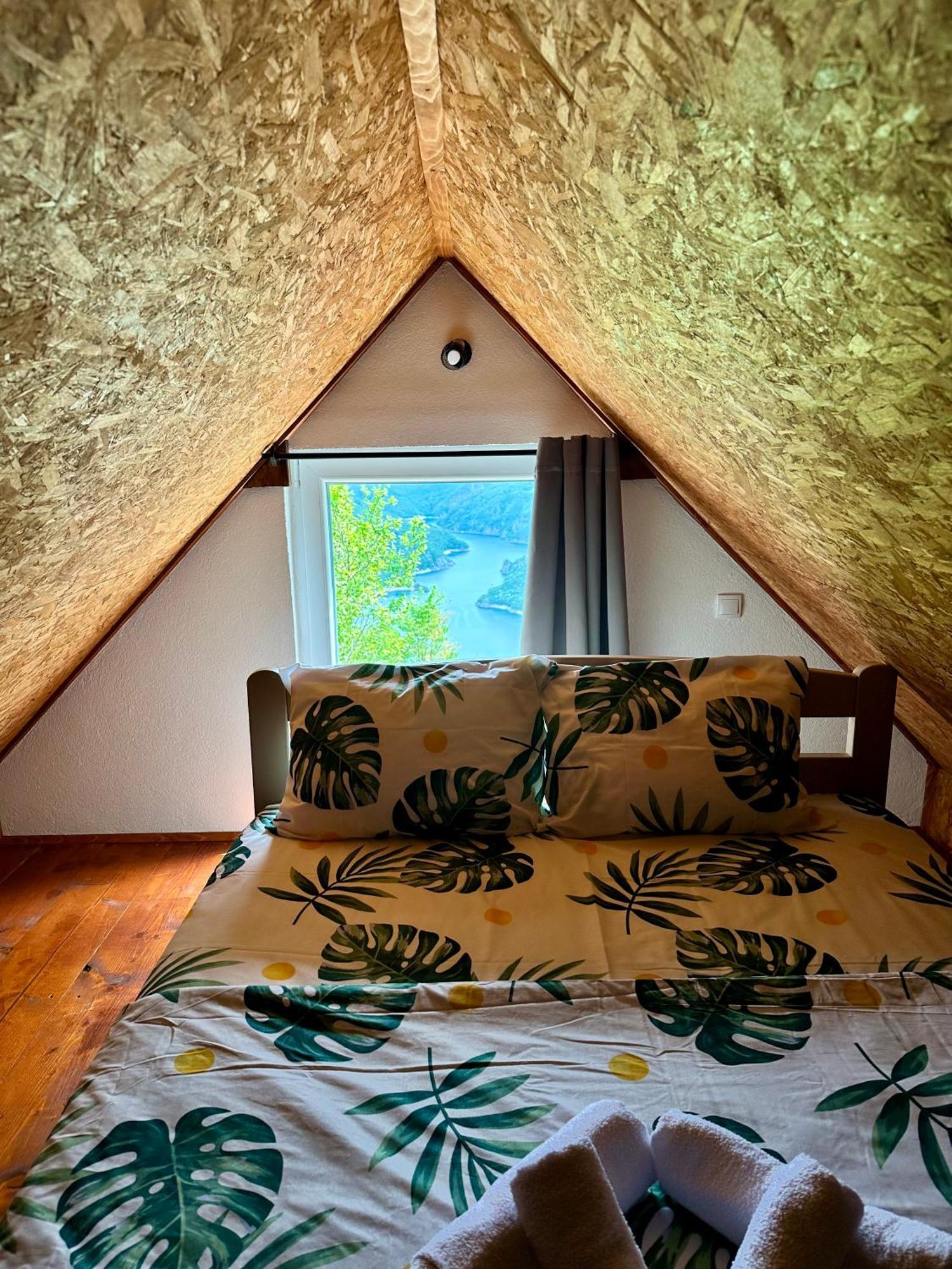 Rural Resort Tron Pluzine Luaran gambar
