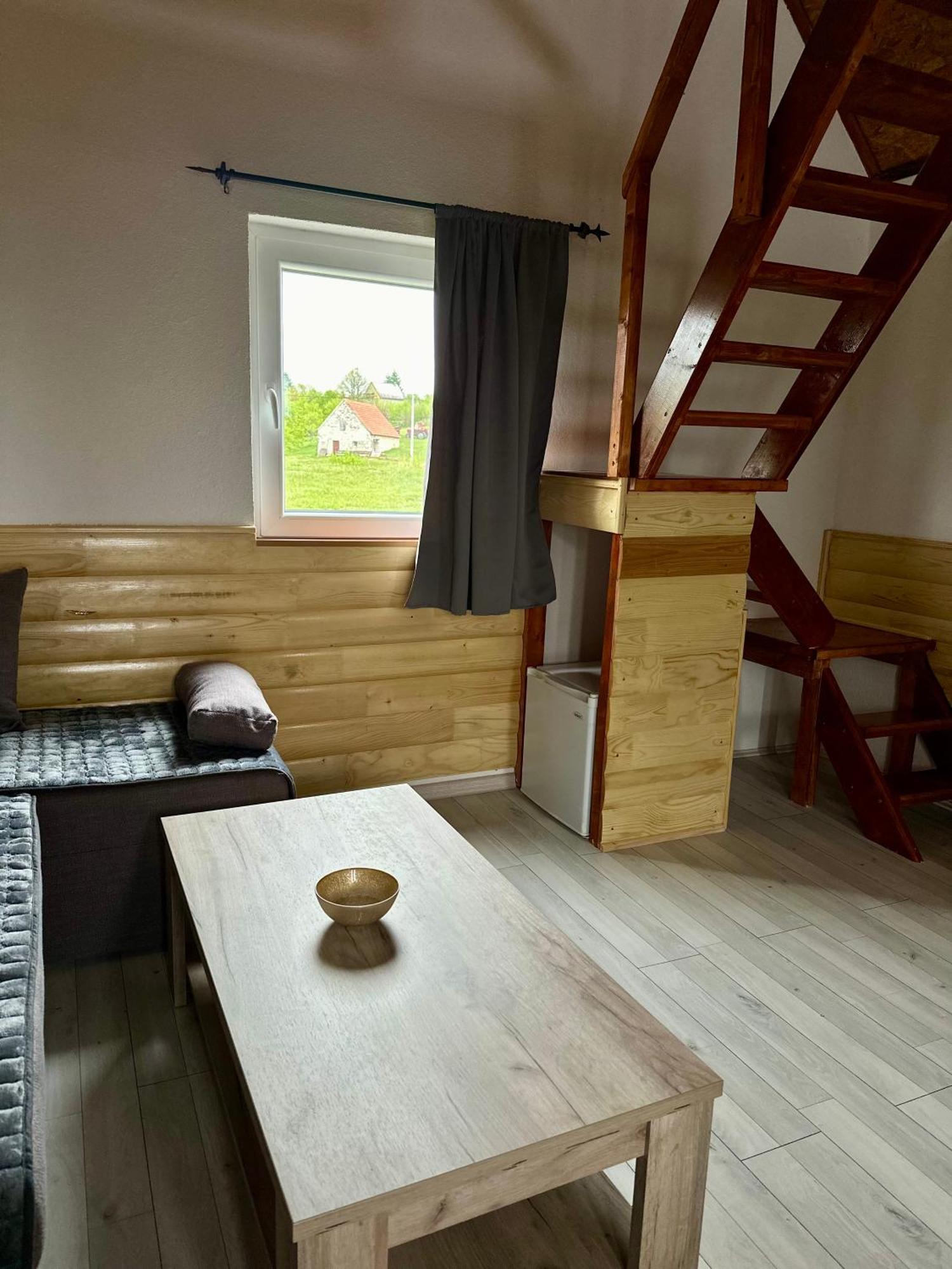 Rural Resort Tron Pluzine Luaran gambar