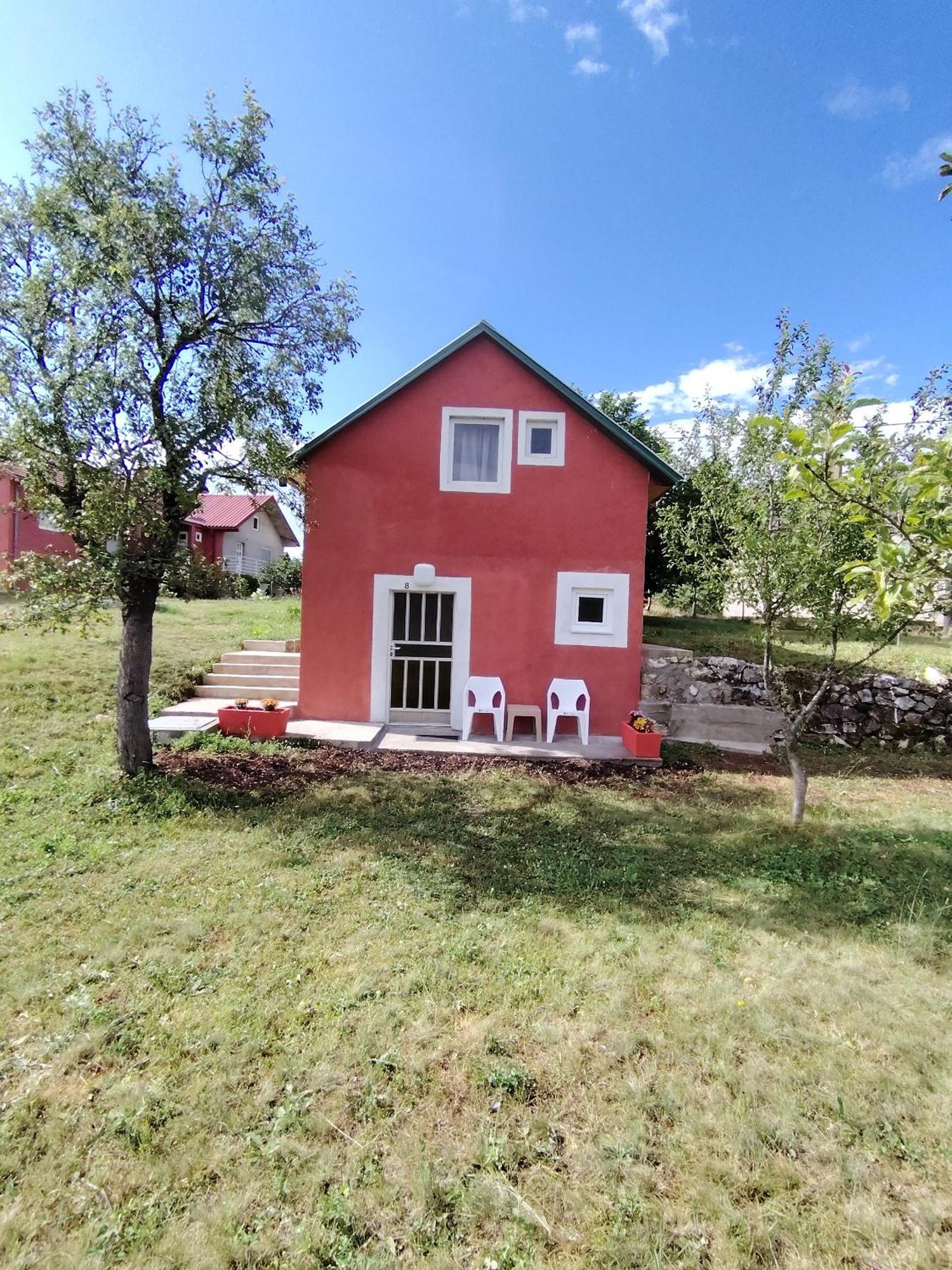 Rural Resort Tron Pluzine Luaran gambar
